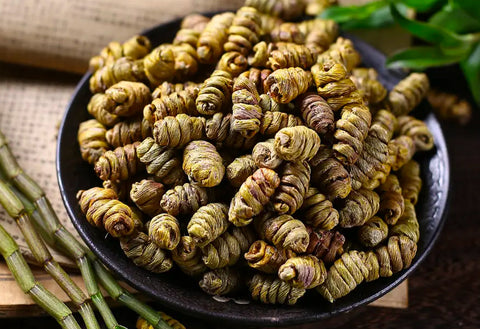石斛功效禁忌全面睇！煲湯泡茶食得妙