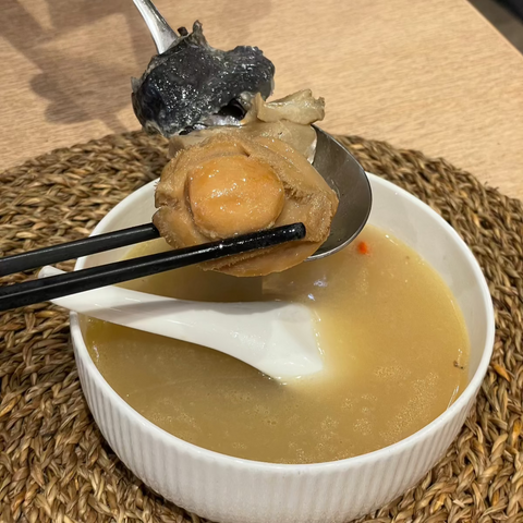 即飲鮑魚竹絲雞湯