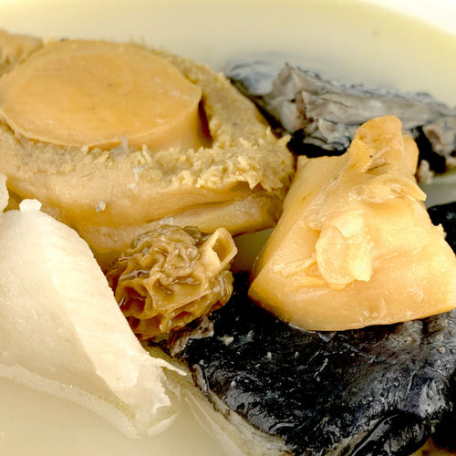即飲鮑魚螺頭 竹絲雞湯 
